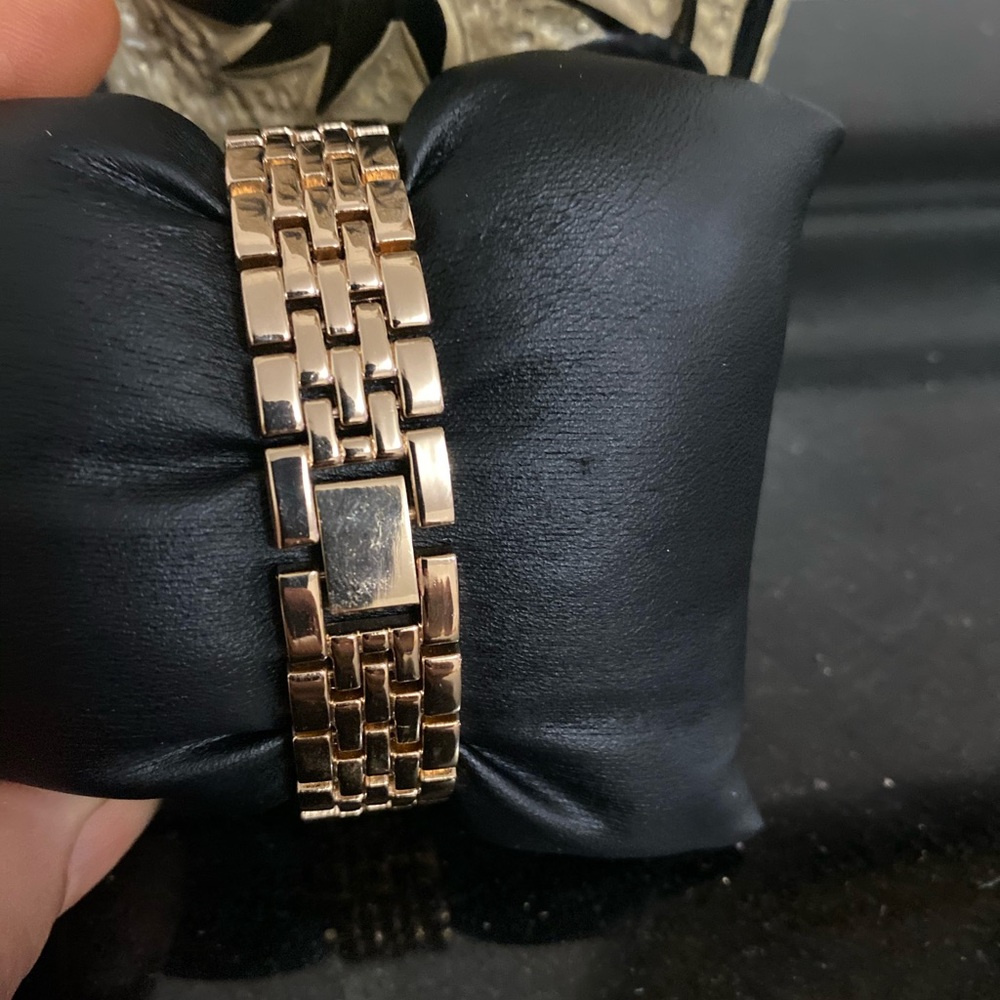 Ellen Tracy Gold Tone Watch - Picture 6 of 6